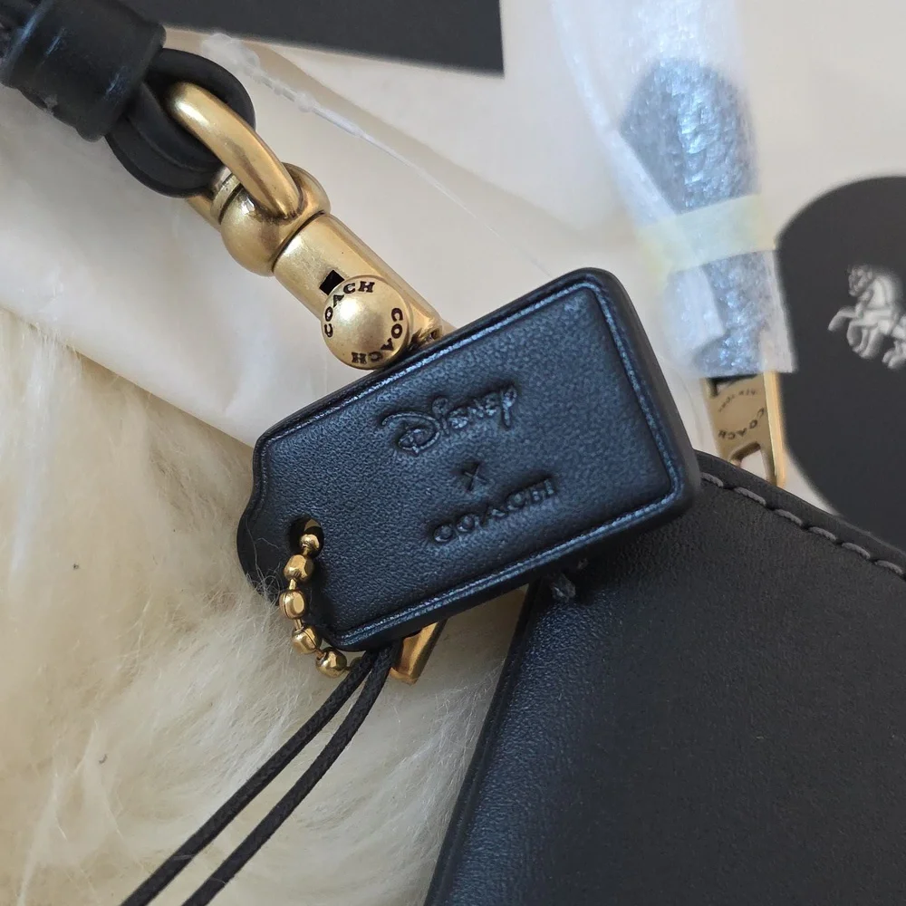 Adorable NWT Coach Disney X Pluto Essential Small Wristlet Wallet 🖤🐶❤️🎁 - Picture 3 of 12